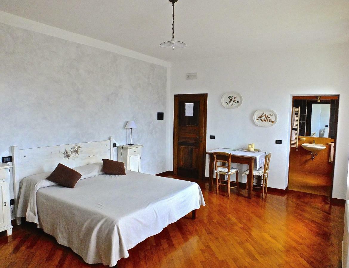 Agriturismo Sant'Uberto ボルゲリ エクステリア 写真